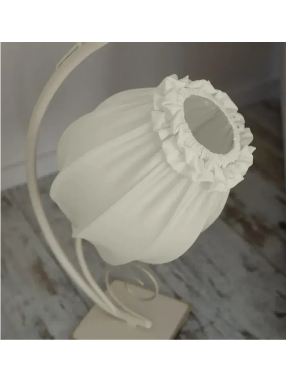 Торшер напольный с абажуром в гостиную современный