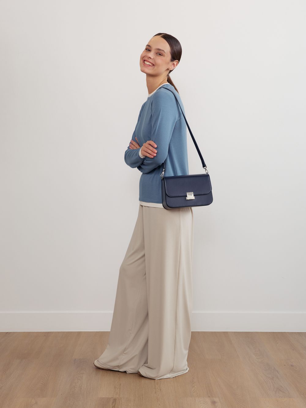 MUSTHAVE BAG NAVY BLUE