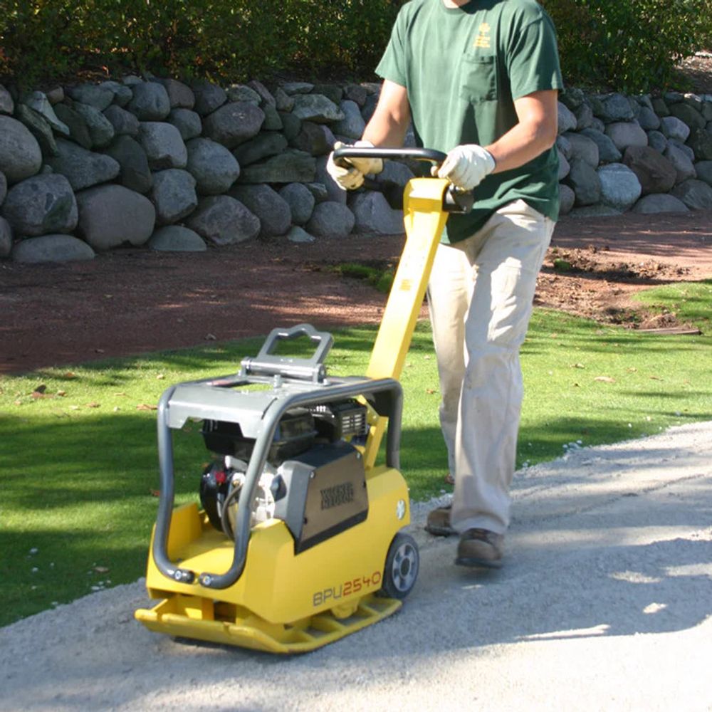 Виброплита бензиновая Wacker Neuson BPU 2540A профессиональная - [145 кг / 25 кН / Honda GX160]