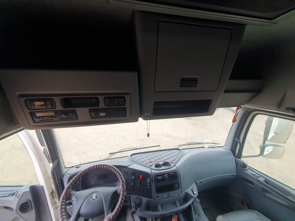КамАЗ М1840 4x2 Седельный тягач 5490-S5 (Дизельный, 12,0 л, 401 л.с., МТ)