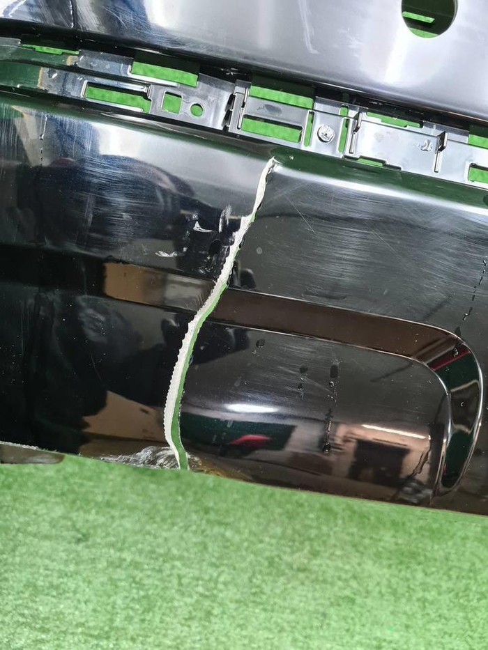 Бампер задний Hongqi H9 (2020-н.в.)