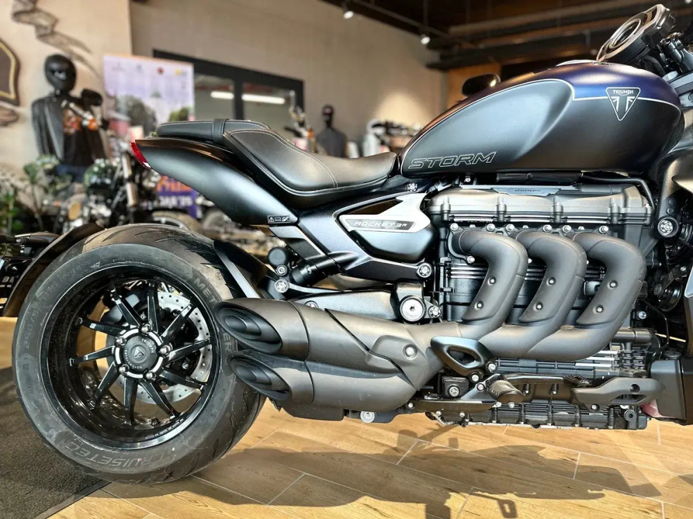 ROCKET 3 STORM R, blue satin 2025 г.