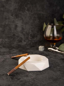 Пепельница белая