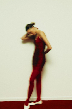 ZARA КОРОТКОЕ КРУЖЕВНОЕ ПЛАТЬЕ С БАХРОМОЙ, НАСЫЩЕННЫЙ КРАСНЫЙ