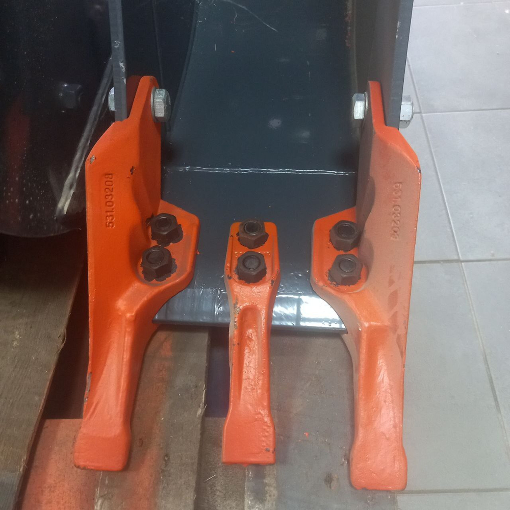 Ковш универсальный 300 мм DB_BL-0.08-300 для экскаватора погрузчика JCB 3CX 4CX