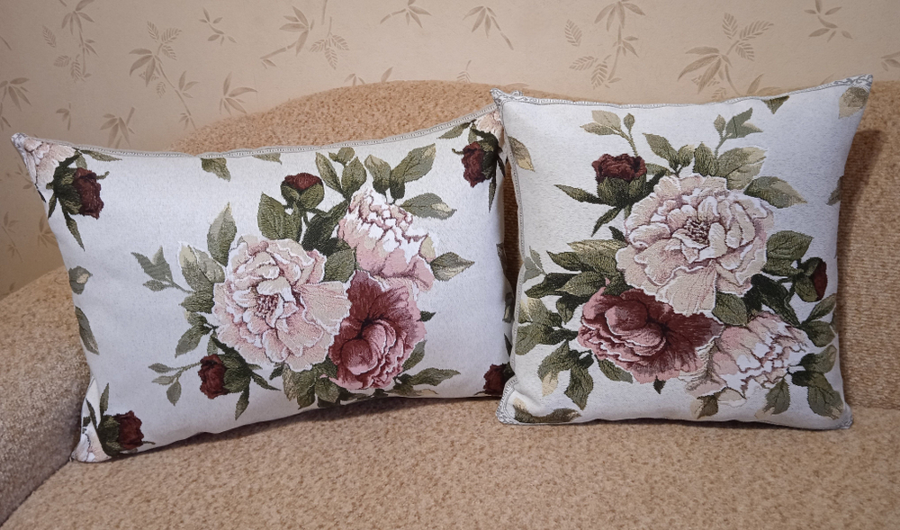 Декоративный гобеленовый чехол для интерьерной подушки Пионы 47х47