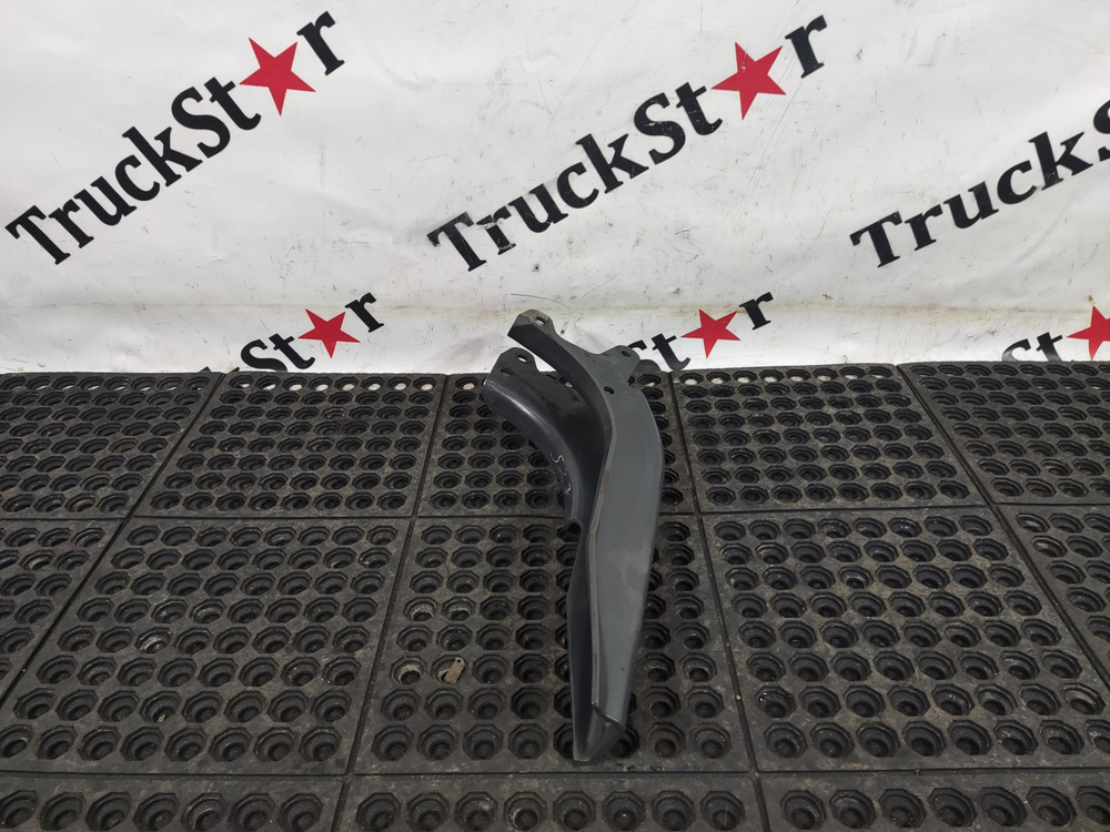 Кронштейн кабины левый