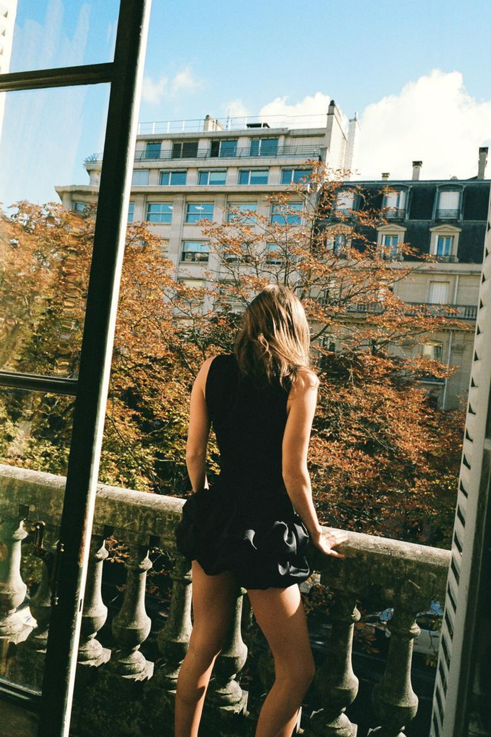 ZARA КОРОТКОЕ ПЛАТЬЕ С КОМБИНИРОВАННЫМ КРУЖЕВОМ, ЧЕРНЫЙ