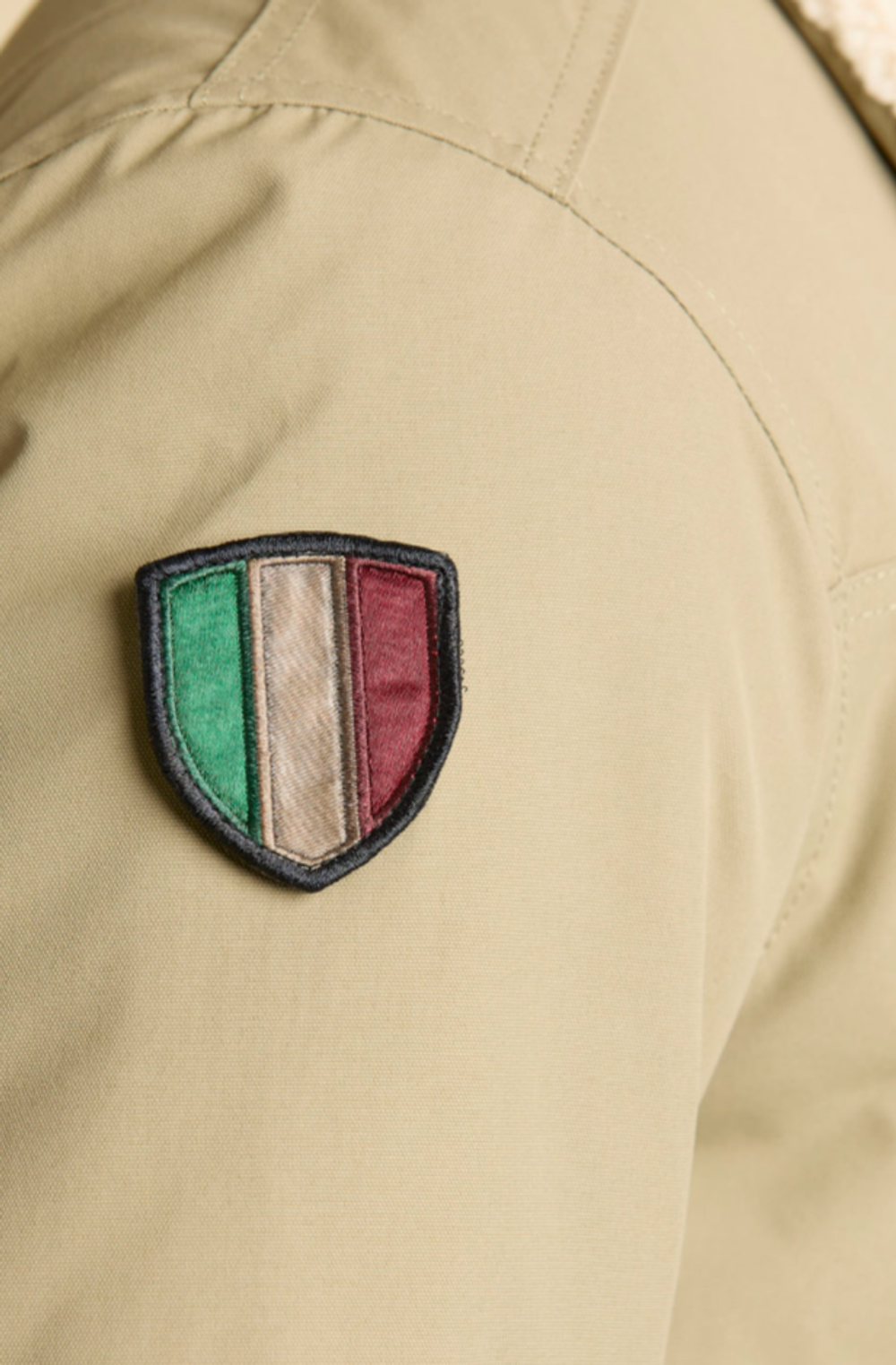 Куртка со съемным воротником