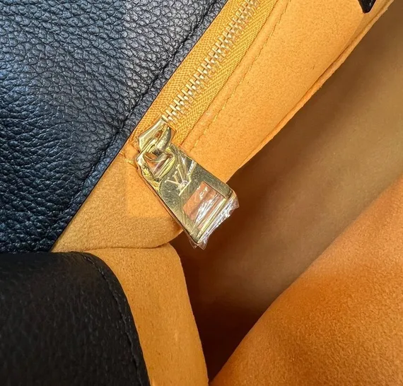 Сумка Louis Vuitton Onthego черный