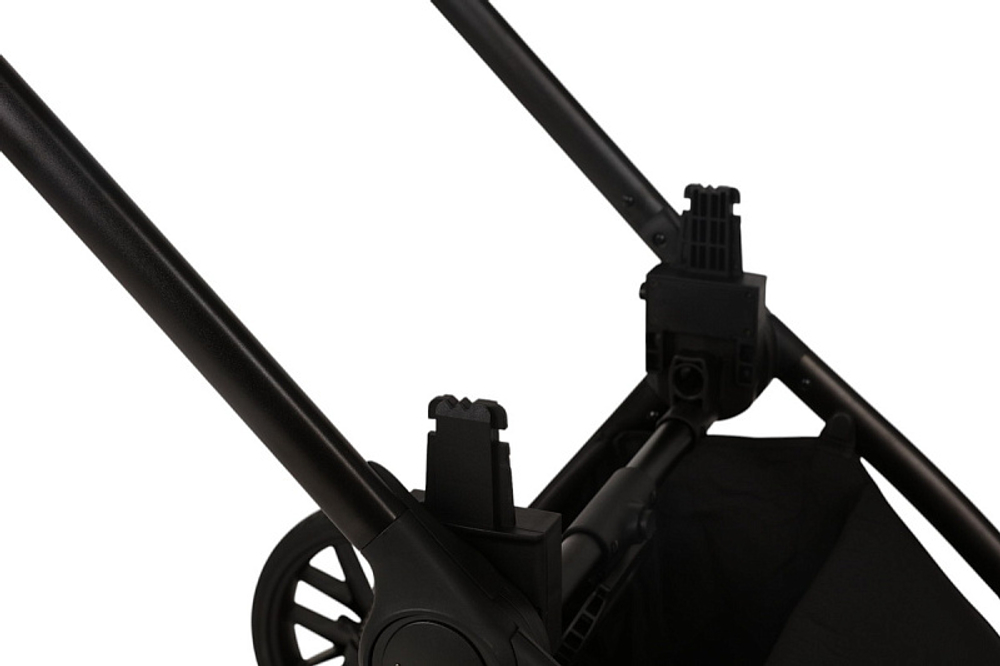 Детская коляска Adamex Spark 2 в 1 7-CARBON-VELVET - ЧЁРНЫЙ-ЧЁРНАЯ РАМА