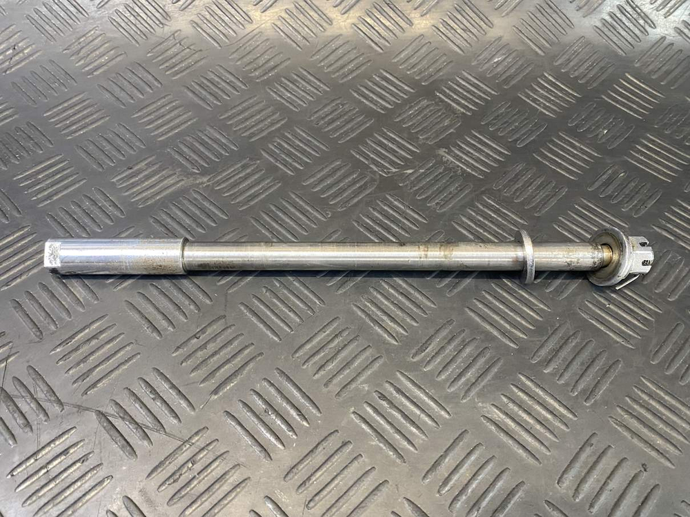 Ось переднего колеса Yamaha Virago 1100 XV1100