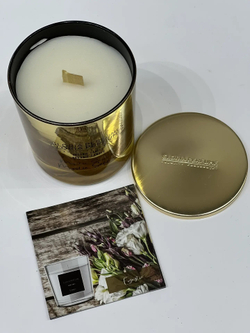 Ароматическая свеча Gloria Perfume Amber Intense в стеклянном стакане с крышкой