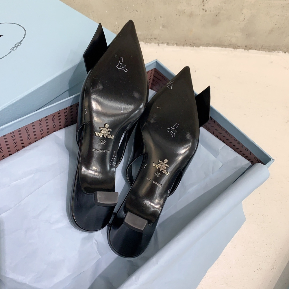 Prada Pumps