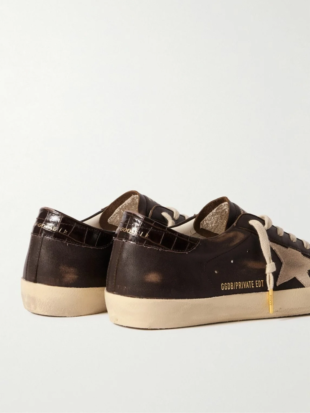 Женские кроссовки Super-Star Distressed Suede Trimmed Leather Brown