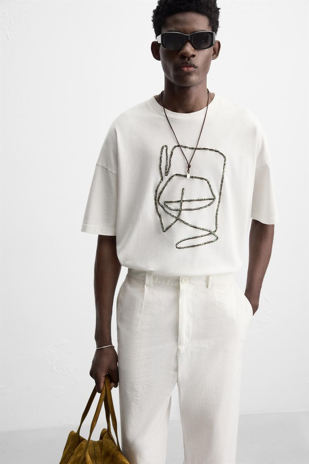 ZARA ФУТБОЛКА С ВЫШИВКОЙ, БЕЛЫЙ