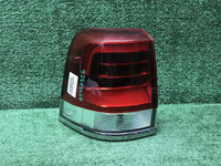 Фонарь левый внешний Toyota Land Cruiser 200 15-21