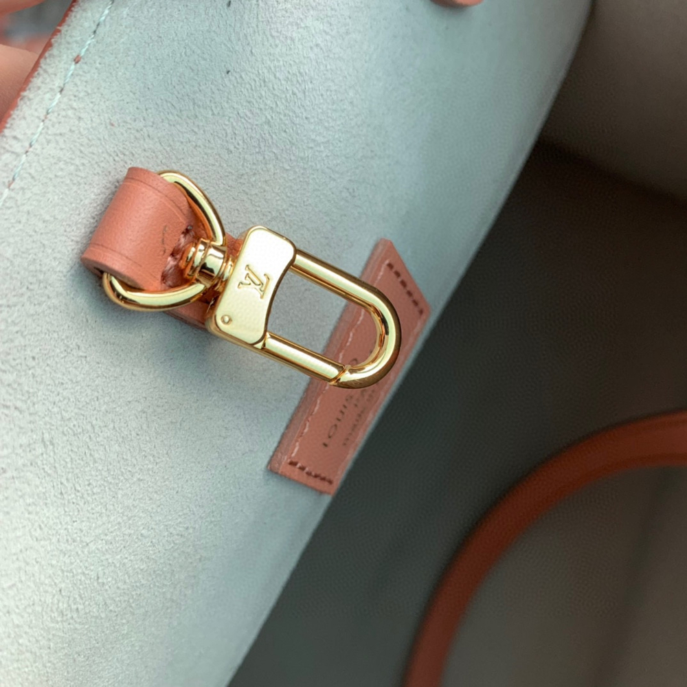 Louis Vuitton OnTheGo MM