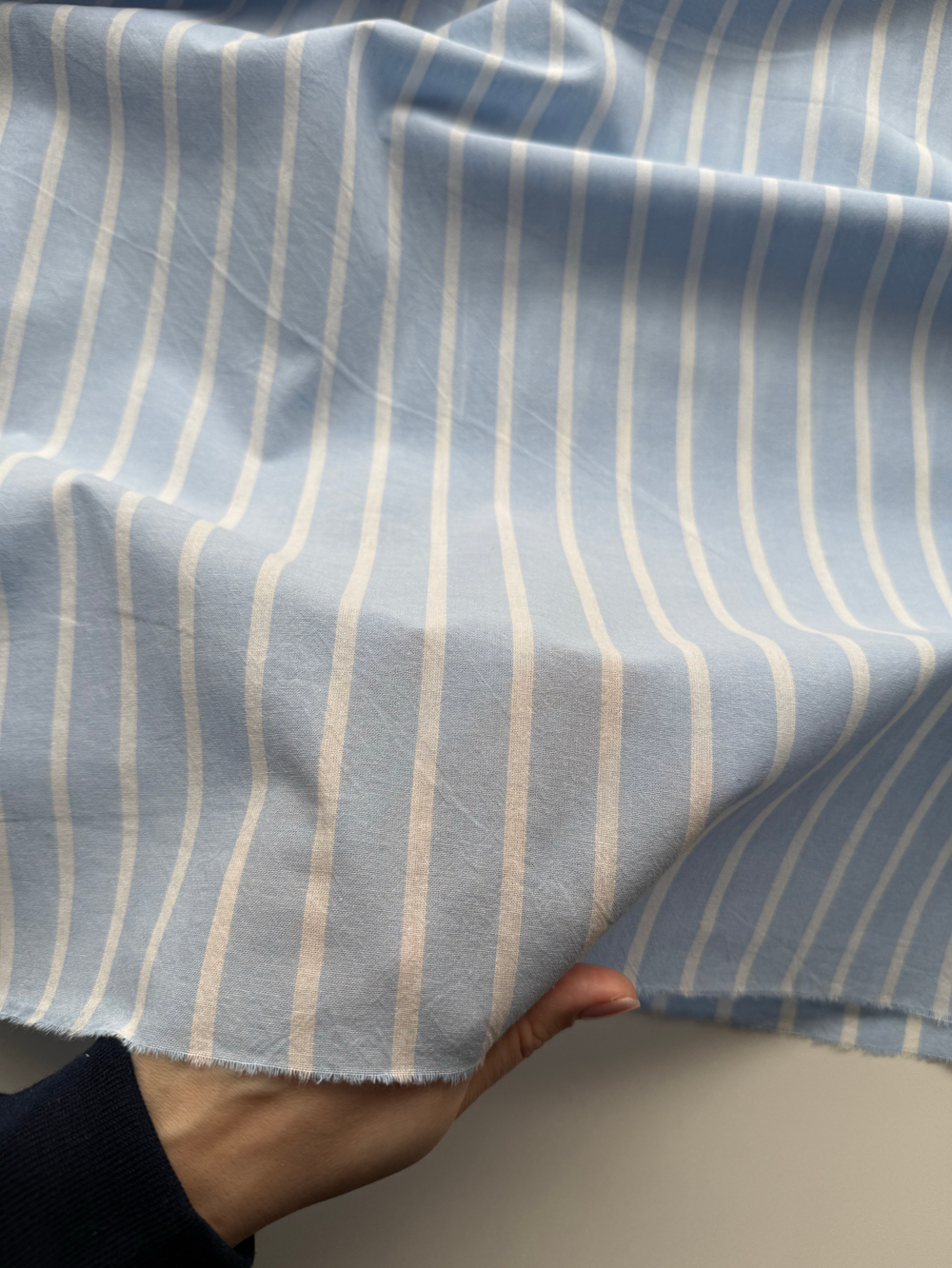 Вареный хлопок 250см. Полоска Вертикаль на голубом фоне