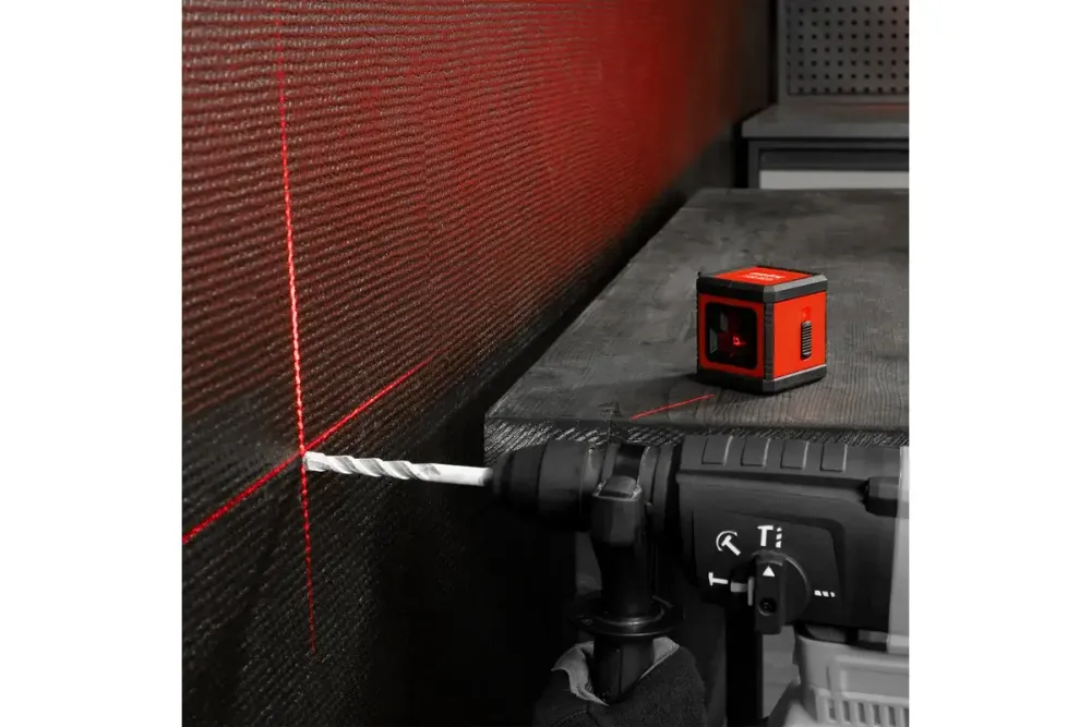 Лазерный уровень XQB RED Basic SET, 10 м, красный луч, батарейки, резьба 1/4" MTX, 35018