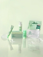 VT Cosmetics Лёгкая бустер-эссенция с ретинолом и центеллой Cica Reti-A Essence 0.1 30 мл