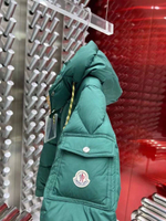 Пуховик Moncler