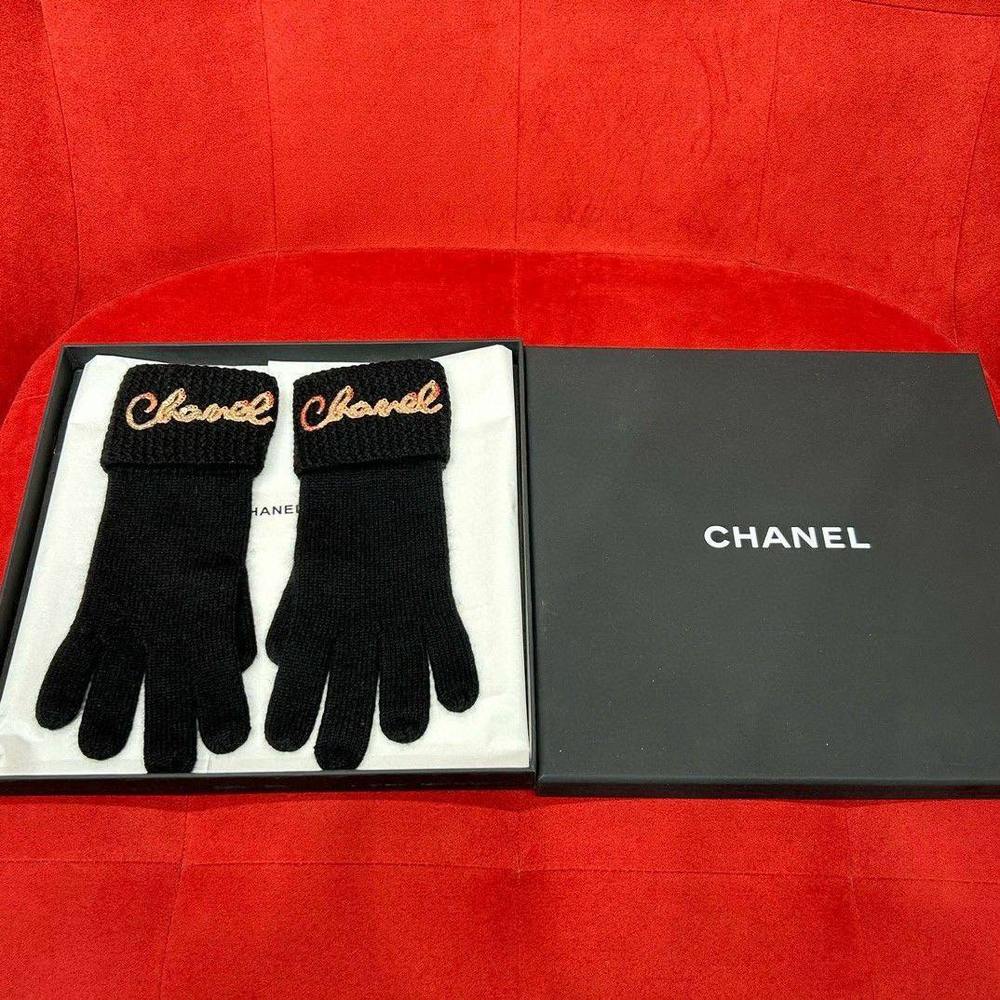 Комплект CHANEL (шапка + шарф + перчатки)