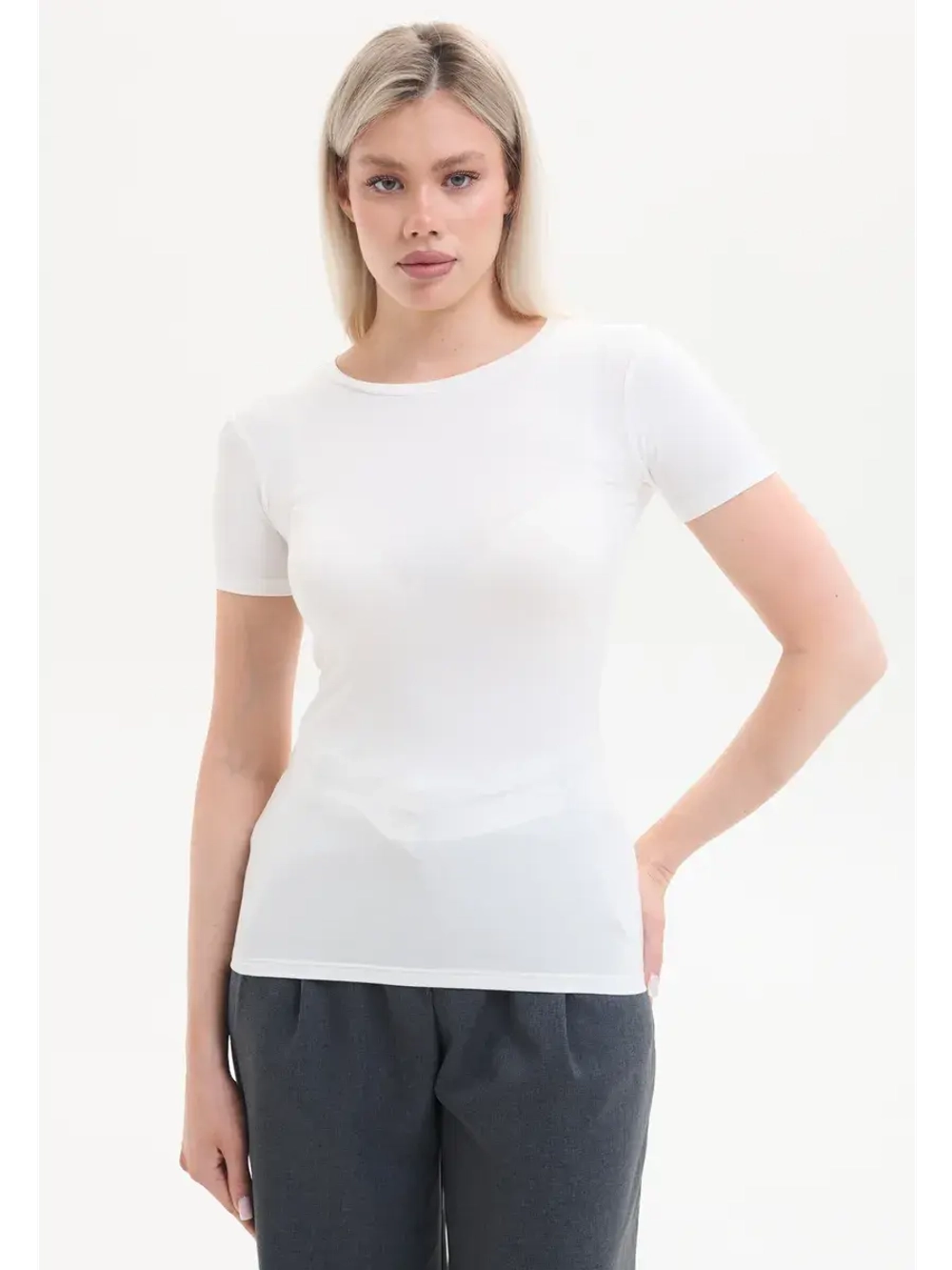 Футболка женская базовая облегающая