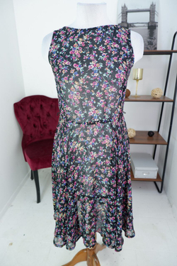 Платье яркое, в наивные цветочки 44 размер