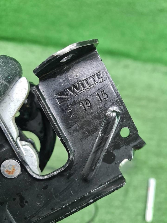 Замок капота BMW 3er F30 (2011-2020)