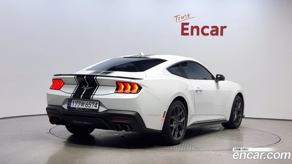 Ford Mustang 7 Generation 2.3 에코부스트 Premium Coupe (03.2024)