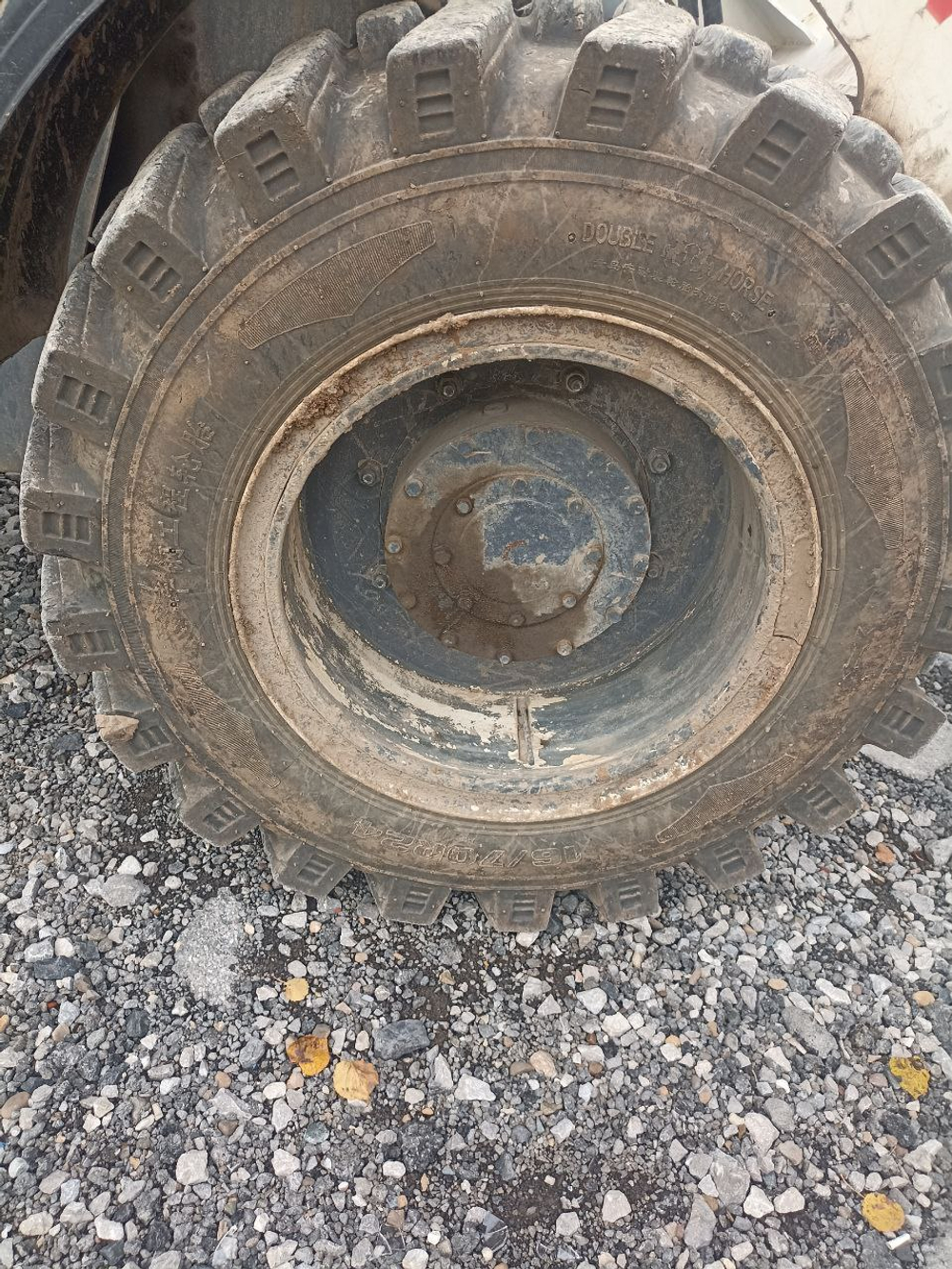 GOODWORK LX* Фронтальный погрузчик LX300F (Дизельный, 3,9 л, 95 л.с., МТ)