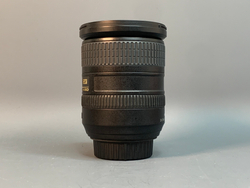 Nikon 18-200mm 3.5-5.6G ED AF-S VR DX