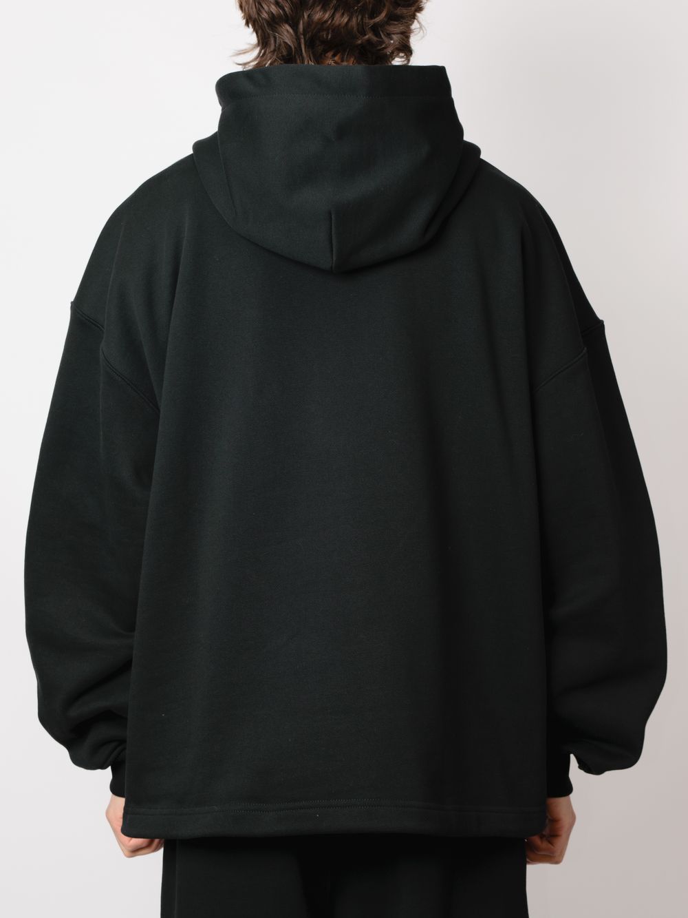 Худи Sashina Tong черное