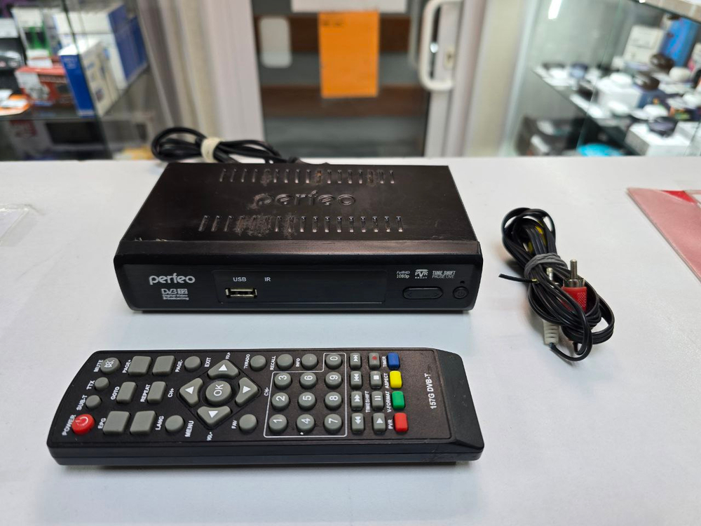 ТВ приставка perfeo с пультом и тюльпанами