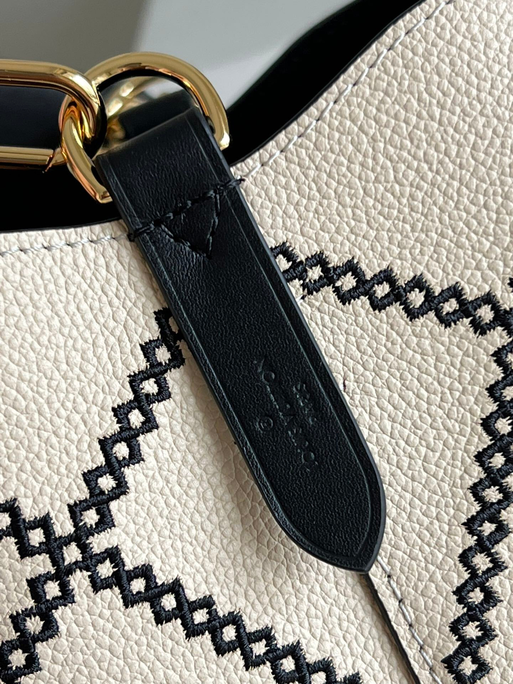 Louis Vuitton NeoNoe BB