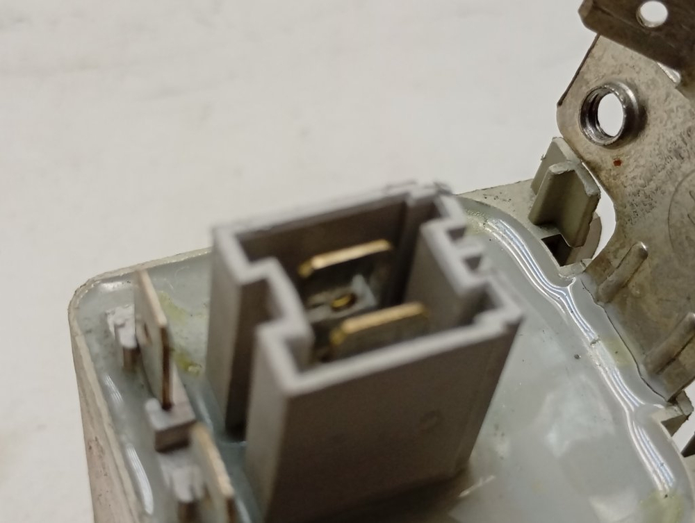 WLK24271OE/04 кт30 Сетевой фильтр для стиральных машин Siemens Bosch 181928 б/у