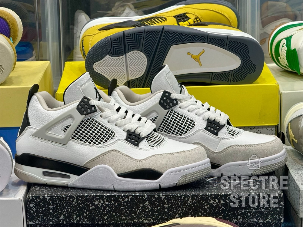 Air Jordan 4 Military Black