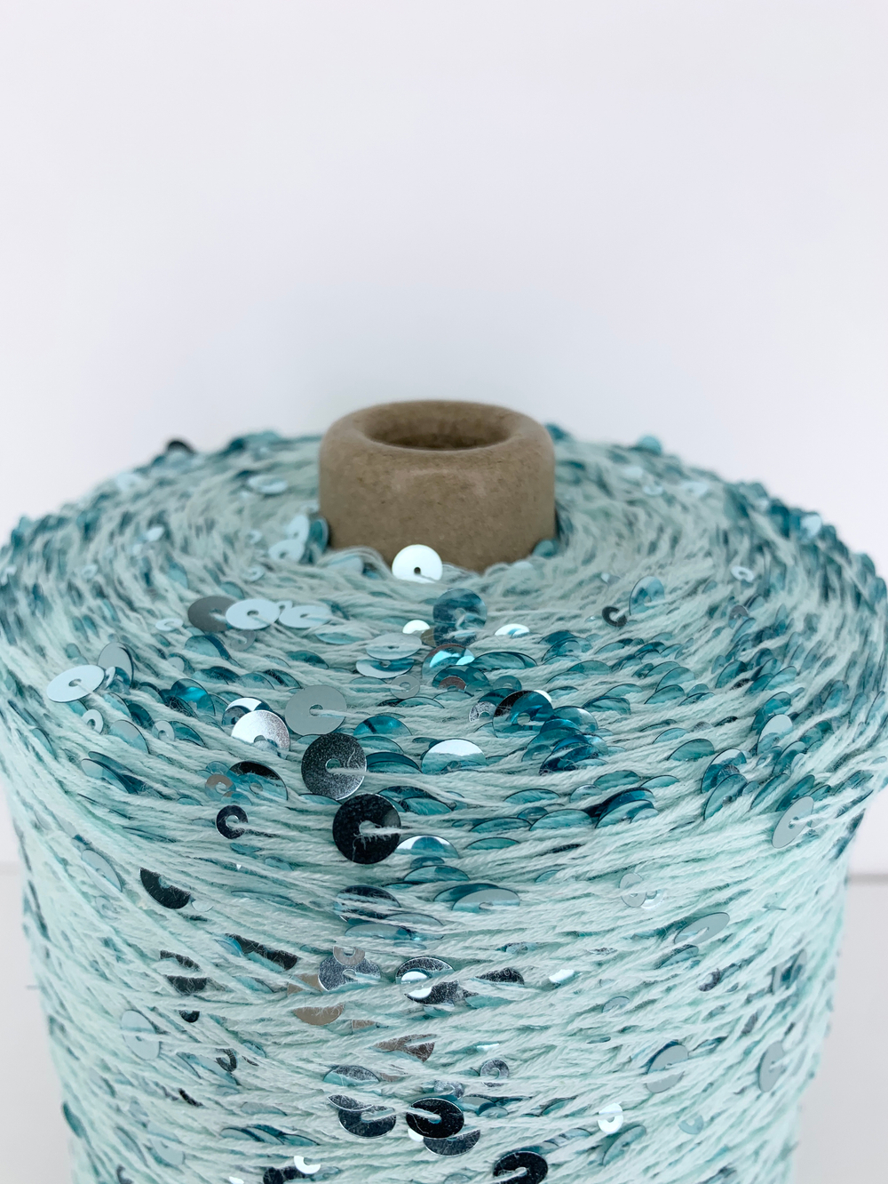 GLAMOUR хлопок, пайетки 240м/100гр цвет: ментоловый, зеркальные ментоловые пайетки. MP