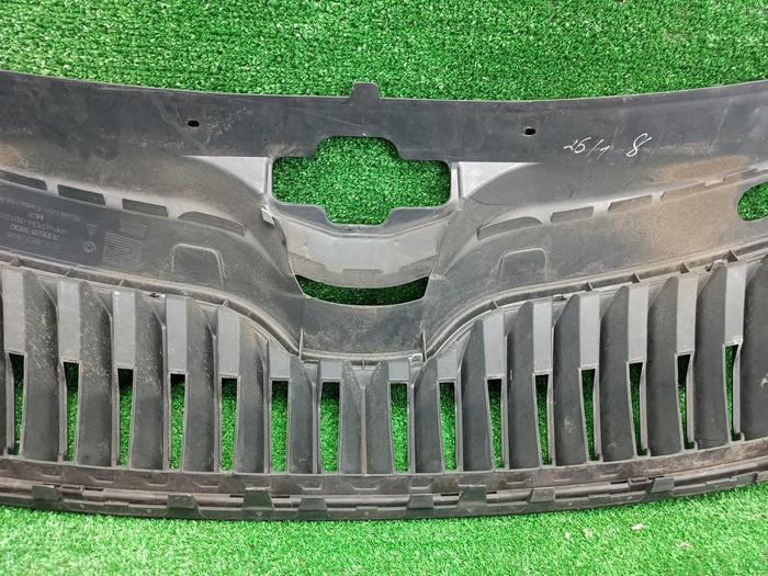 Решетка радиатора Skoda Rapid 1 (2012-2020)