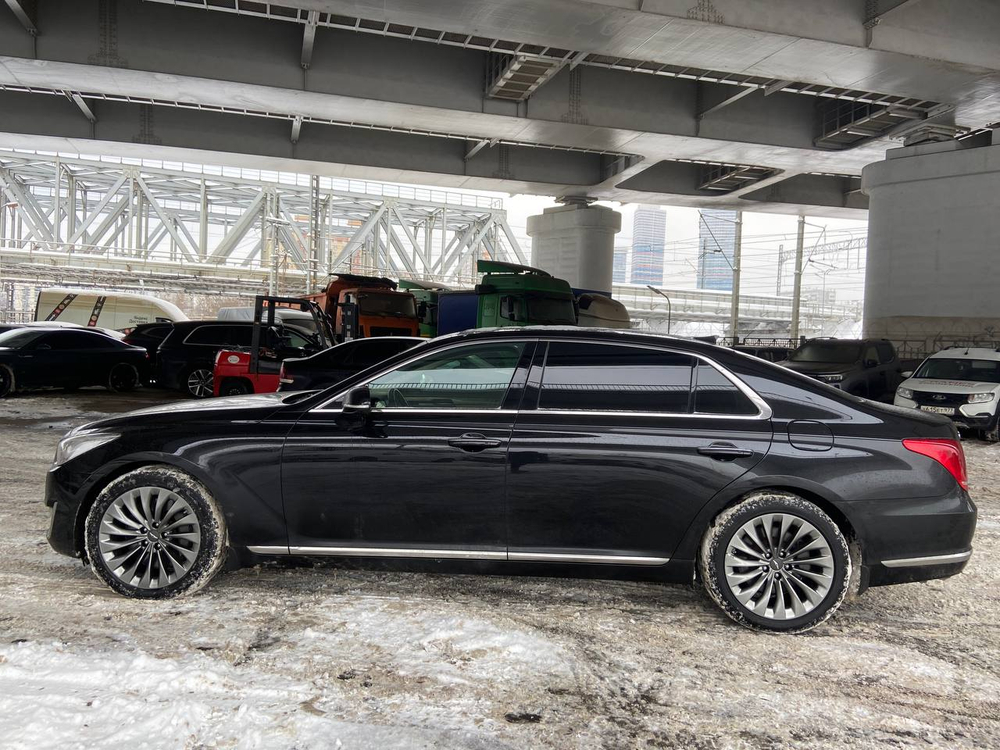 Genesis G90 Royal 5.0 T-GDI 8AT 4WD