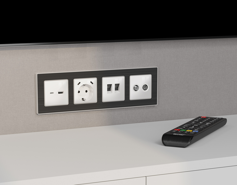 AP1121 Лицевая панель ALFA (Белый глянец) для компьютерной/телефонной двойной розетки RJ-45/RJ-11 QUANT