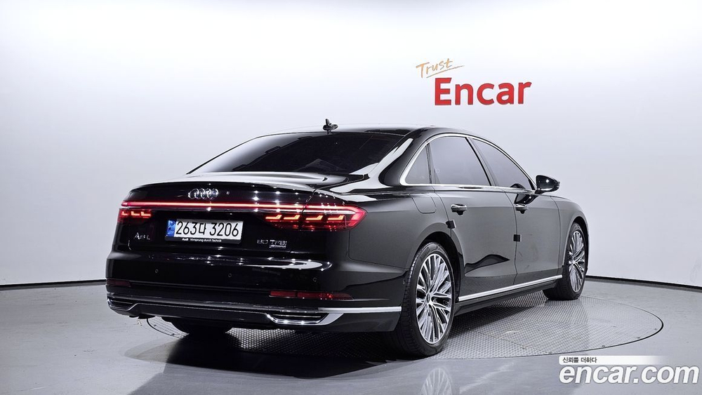 Audi A8 (D5) 60 TFSI Quattro LWB (06.2021)