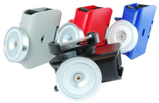 Пластиковый спортивный подсумок Racer Master Pouch с магнитом , серебристый