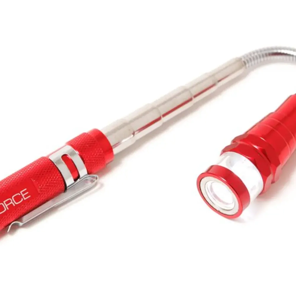 Фонарь телескопический с магнитом (3LED, 2.27кг, L:178-587мм), в блистере RockForce##Rock FORCE RF-686ML3