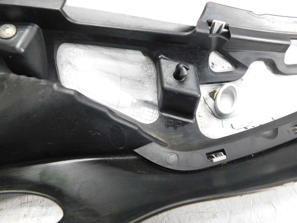Пластик боковой правый Suzuki Gladius SFV650A 47111-44H
