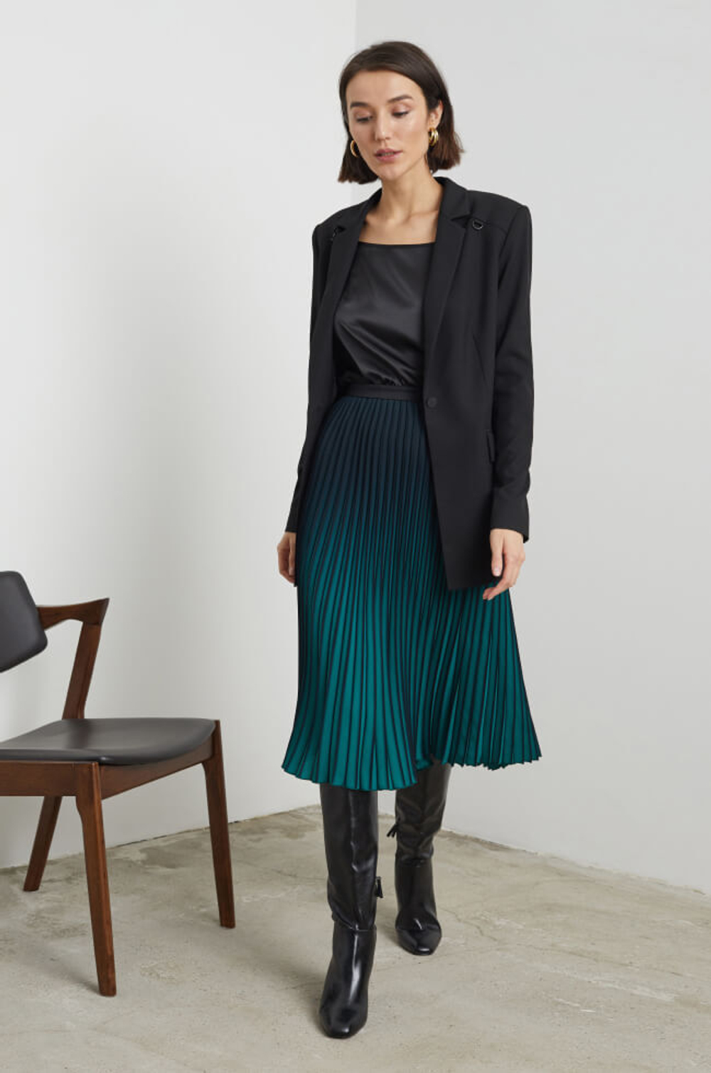 1730 Жакет женский (черный)