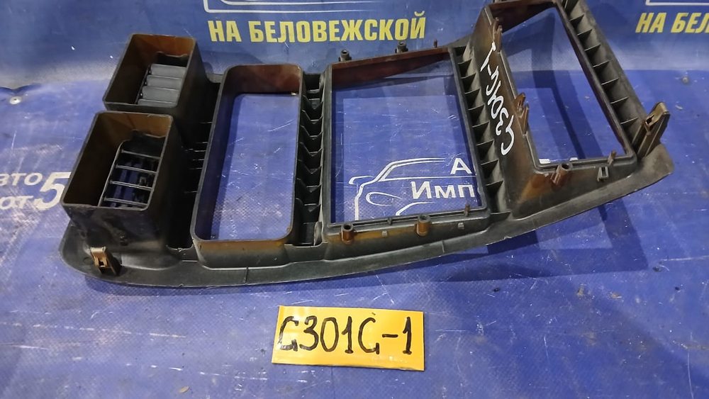 Рамка магнитофона DAIHATSU PYZAR 1997