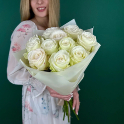Букет белых эквадорских роз купить онлайн в Москве