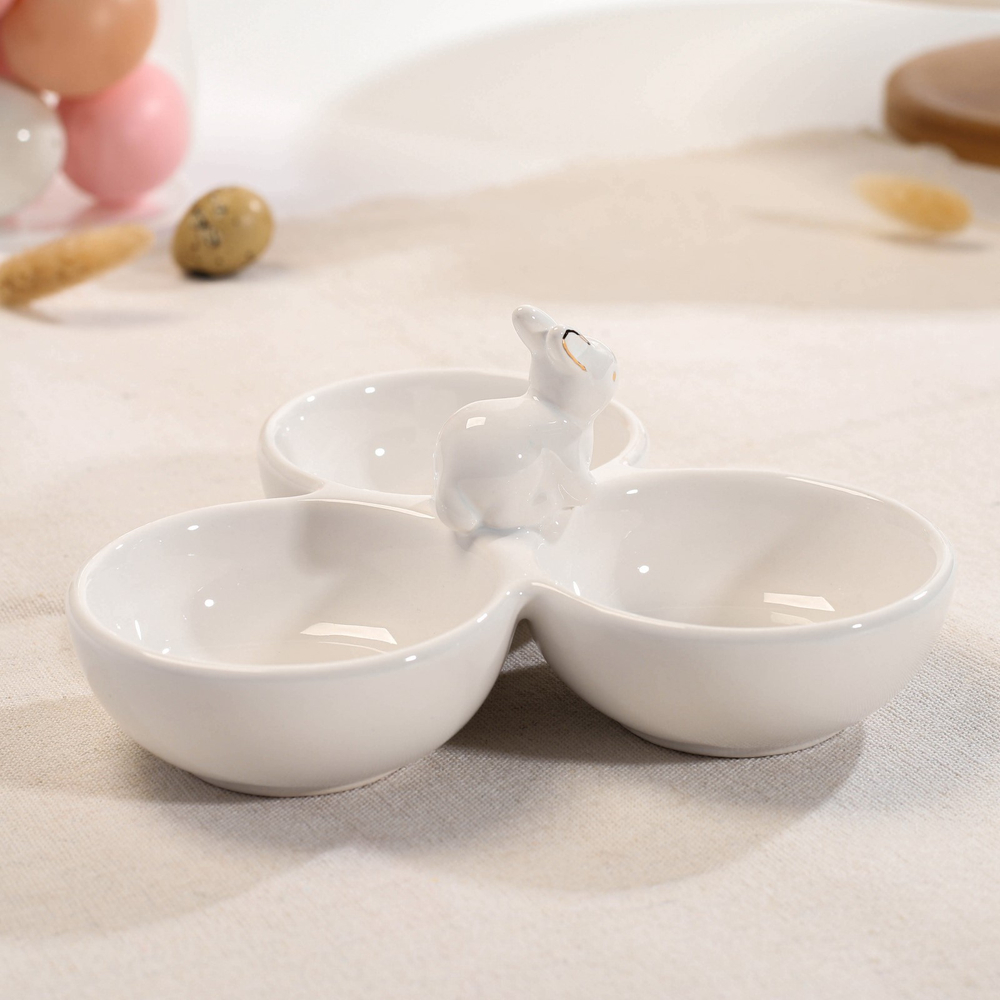 Менажница 3 ячейки Зайка в золотом, 16,5×9 см, цвет белый